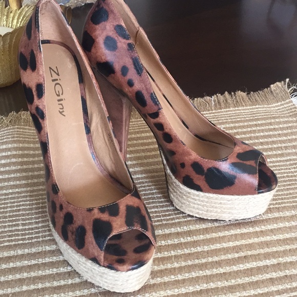 ZiGiny Leopard Open Toe Platform Pumps NWOT 8.5 - Picture 2 of 13